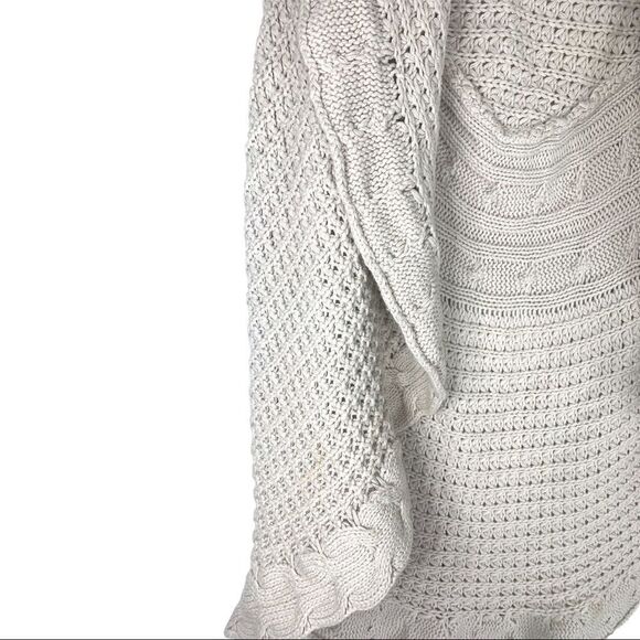 Denver Hayes Chunky Knit Crochet Vest - Picture 4 of 8